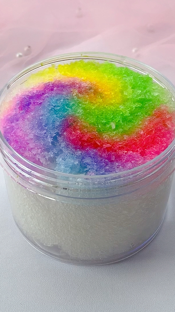 史莱姆#炸耳又解压的彩虹雪粉泥教程,戳起来就听到沙沙声,越捏越过瘾