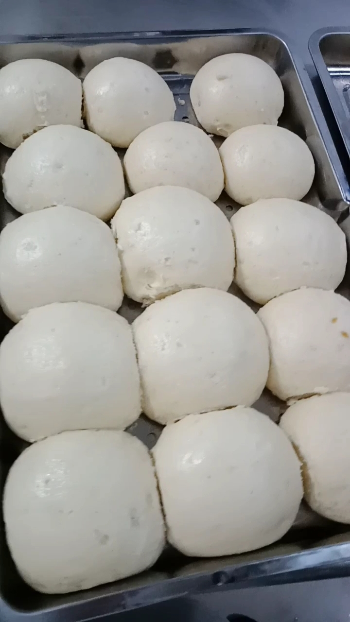 刚出锅的大馒头