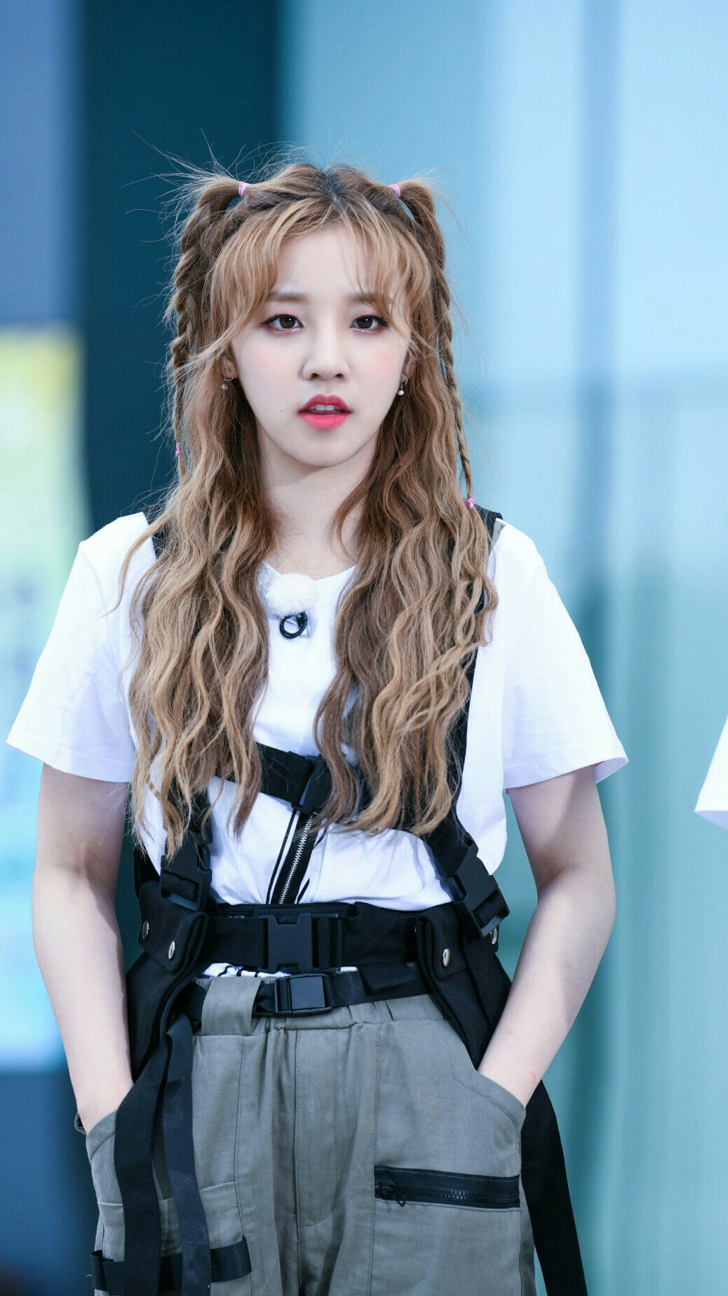 元气少女宋雨琦,综艺感超强!舞台上的她,青春靓丽,楚楚动人