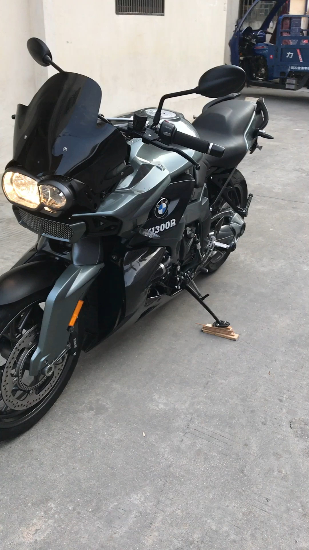 2013年宝马k1300r