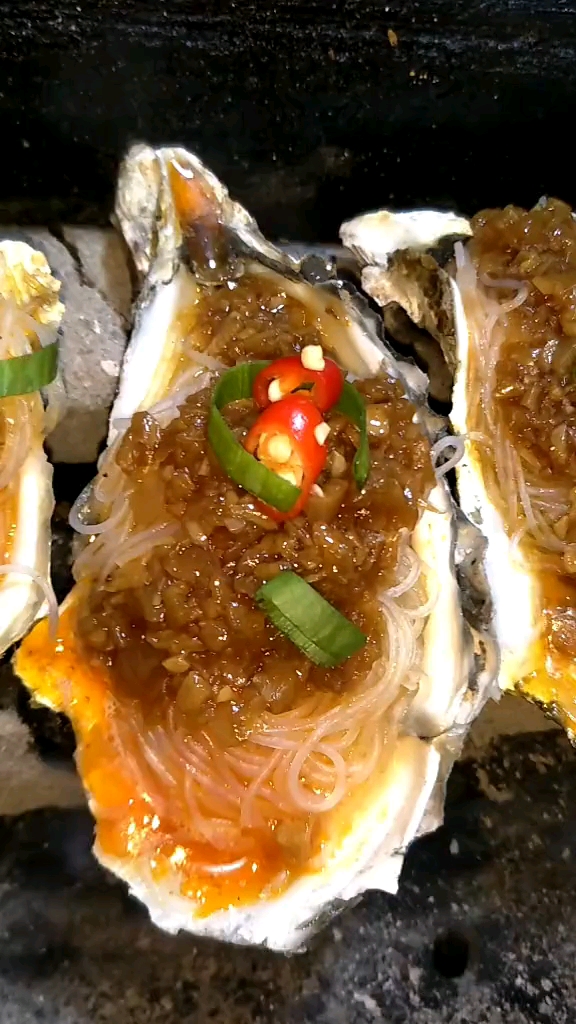 美食#蒜蓉粉丝烤生蚝是你的最爱么?