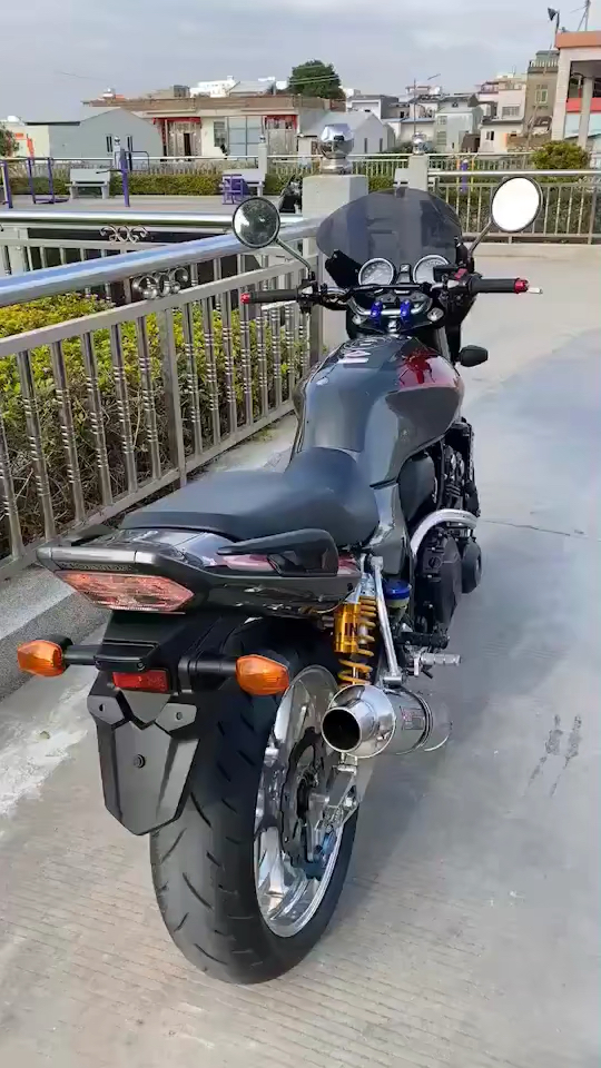 国内罕见爆改本田cb400