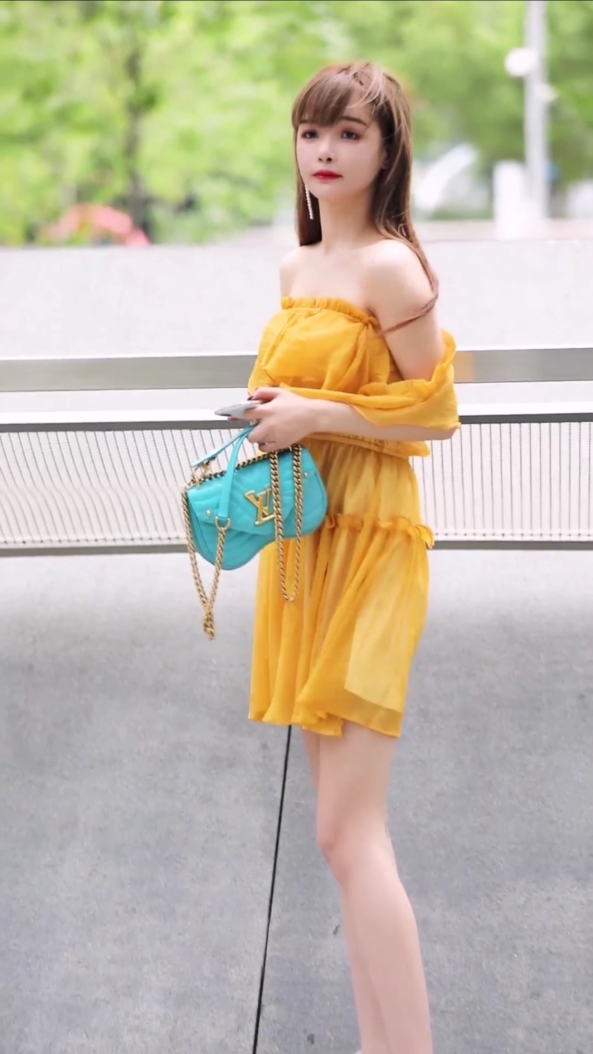 抓住夏天#小姐姐的大长腿太漂亮了.