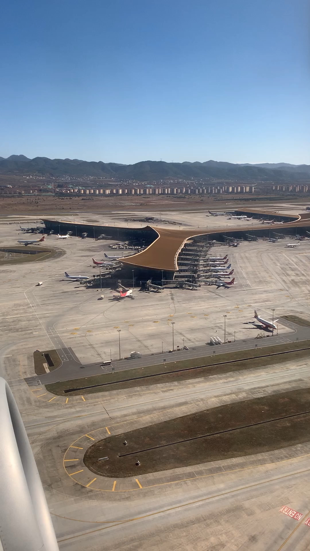 从高空中看一看长水机场全景,美美哒