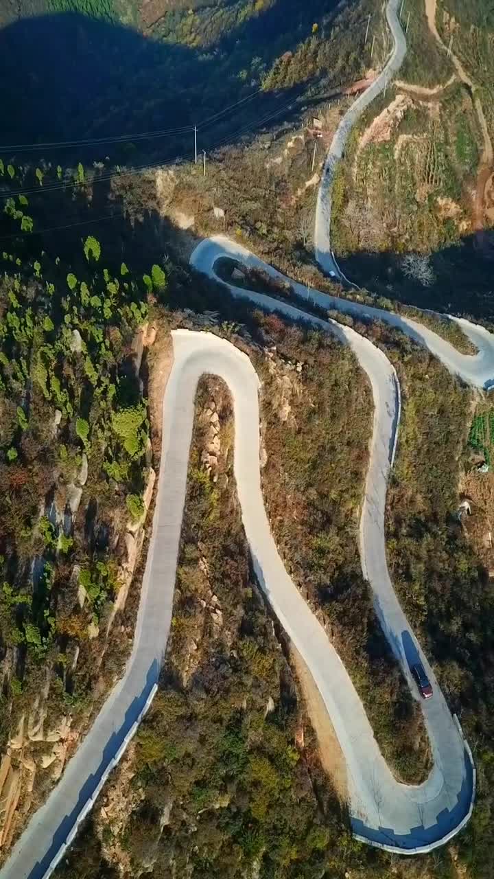 航拍香山盘山公路风景秀丽迷人记录祖国大好河山!
