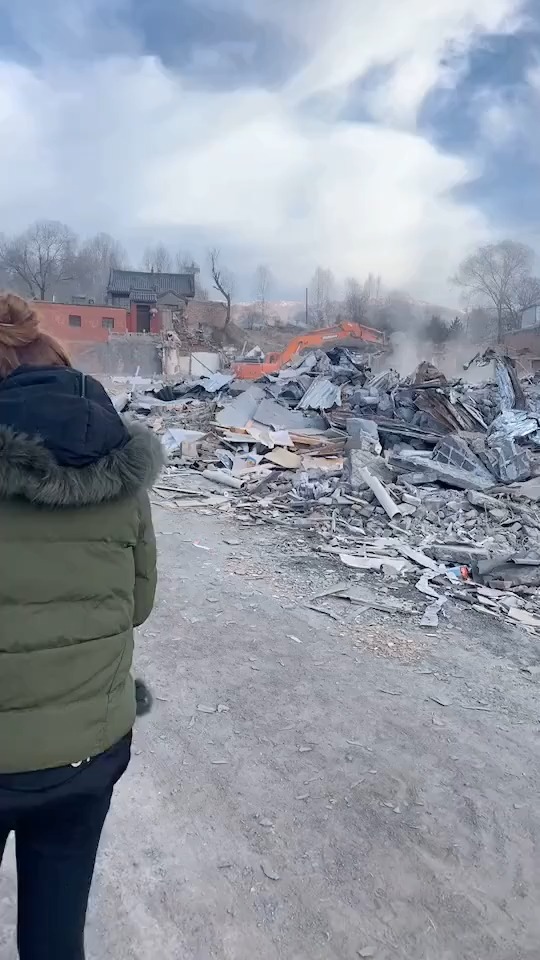 五台山下除了庙所有的民宿都拆了?