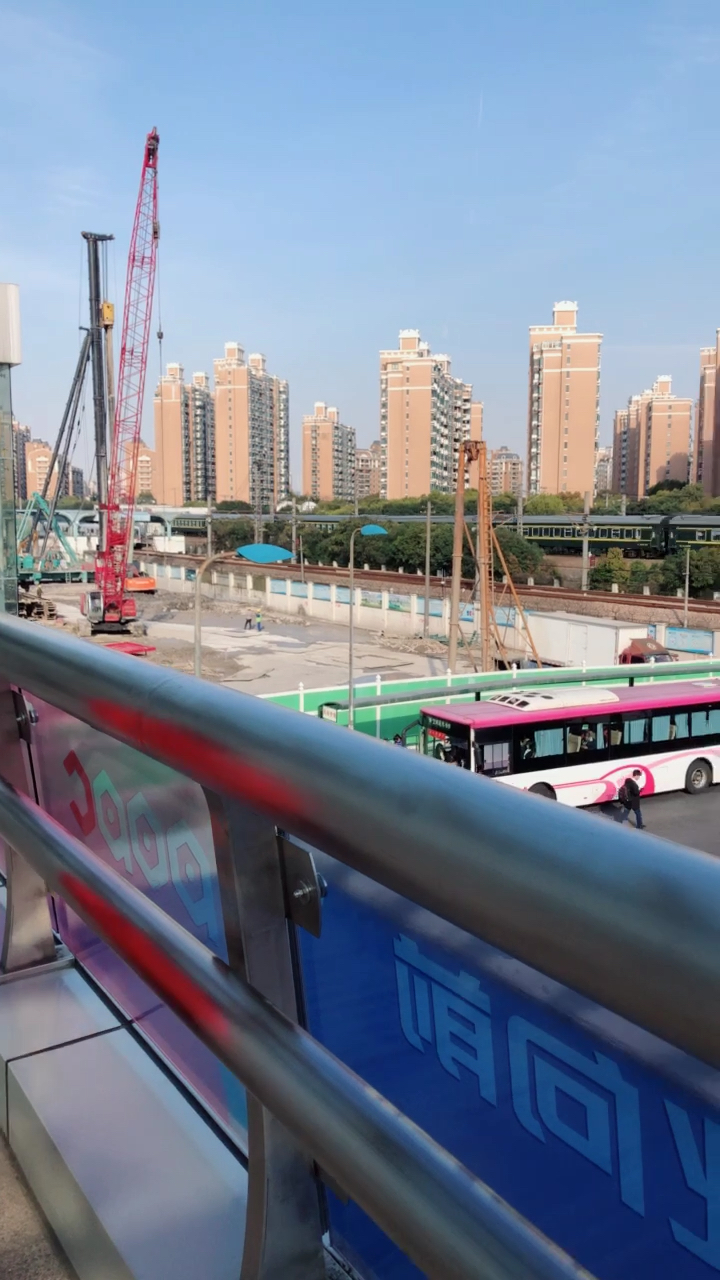 修建中的莲花路地铁站