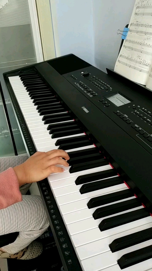 宝宝练琴日记:电子琴曲《拉德斯基进行曲》单手练习