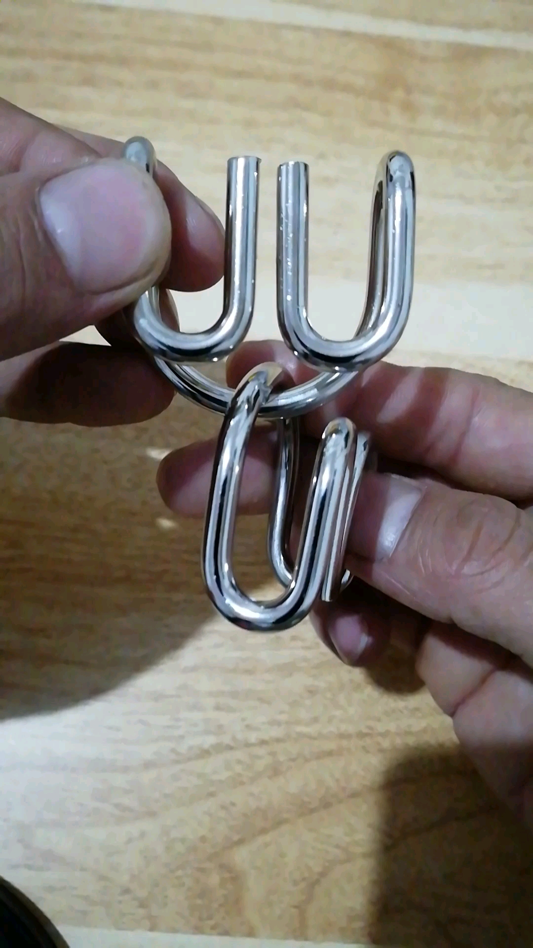 经典智力扣～m扣,不用蛮力,只用方法技巧,还有不会解开的吗?