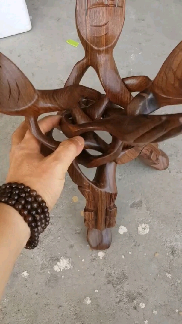 缅甸花檀木.小件儿整雕.看木雕艺人的智慧.