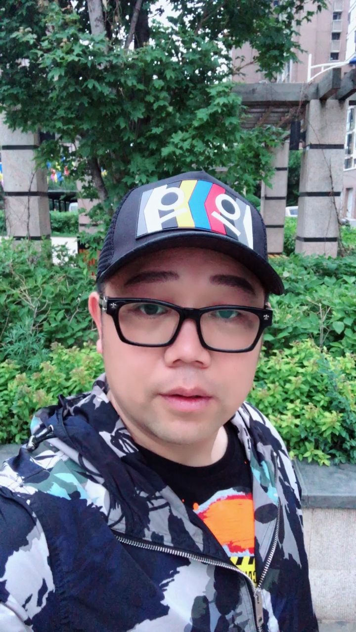 我是歌手大彬,我的原创歌曲即将和大家见面请大家多多支持!