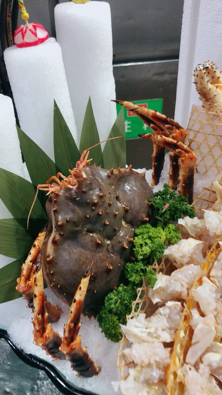 我要变好看#帝王蟹姿造,这一盘两千多,我只能看看不说话