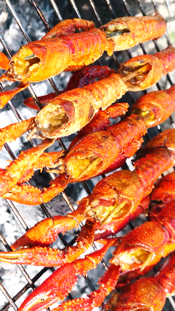 夏至已至#碳烤小龙虾,你要吃多少串?