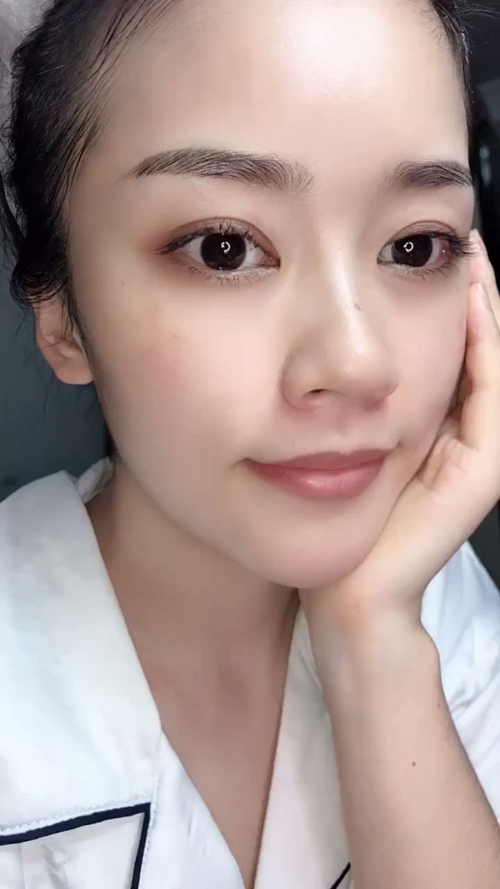 更喜欢素颜吗?30岁的老阿姨在此