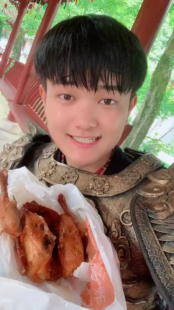 横店影视城龙套演员#感谢导演送的鸡