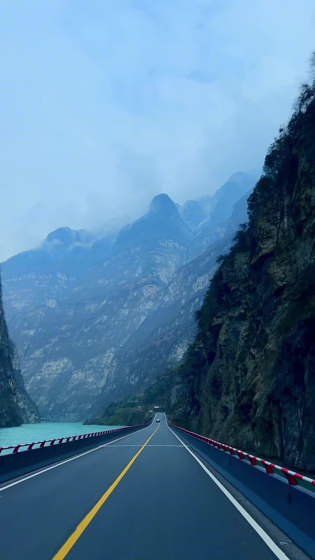 我为你翻山越岭,却无心看风景