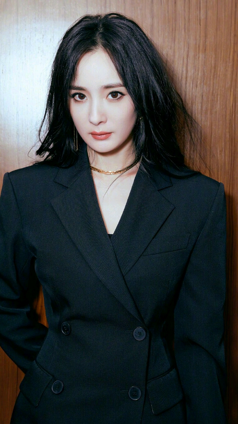 大佬来了#杨幂冷冷的酷酷的美艳冲击波来袭,这这这,谁能抵抗得了