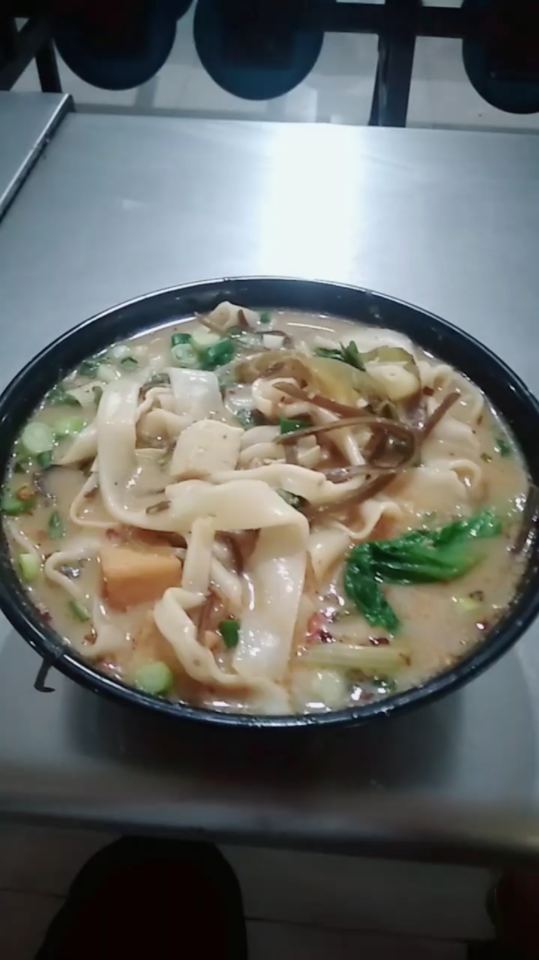 大碗烩面有吃的吗