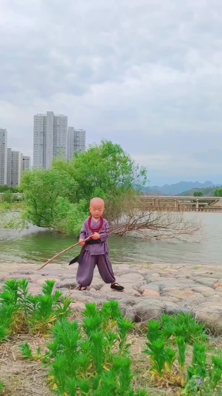 小和尚开始练功啦!这功夫厉害了,一般人不是对手!