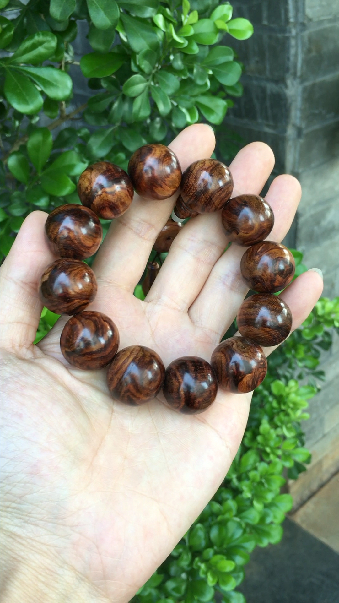海南黄花梨,2.0糠梨虎皮,山水纹,黄金底手串,重44.5克