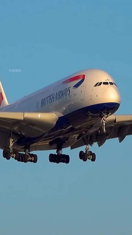 近距离欣赏大型客机#空客a380降落画面.-度小视