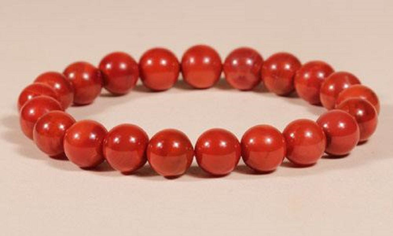 小心哈,有这种染色南红玛瑙的人,请告诉家人和朋友不能戴