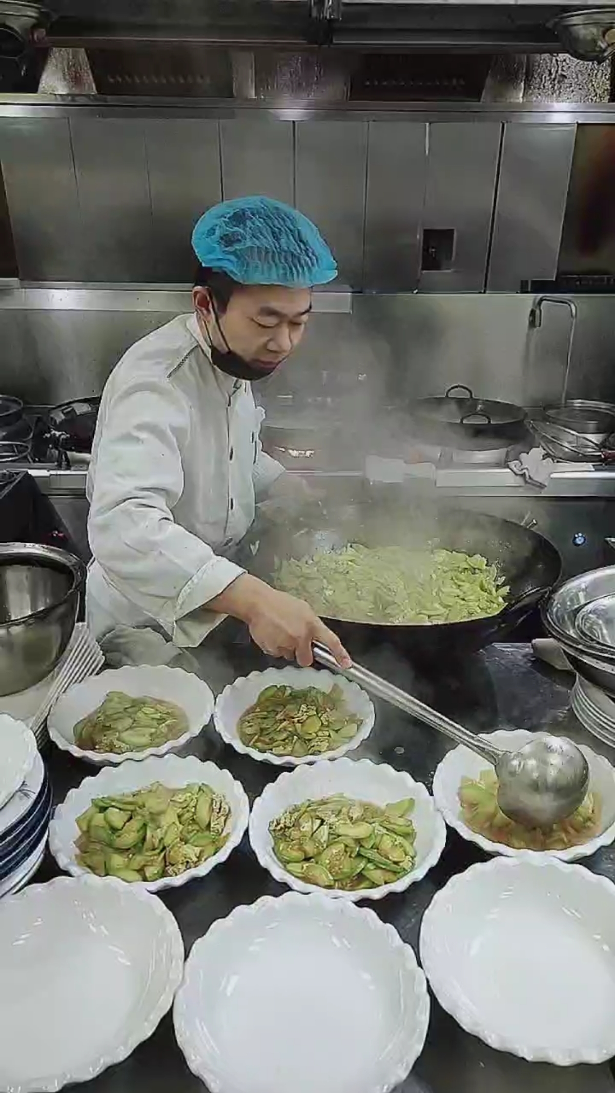 厨师分享#厨师上灶炒菜,先从职工餐做起.