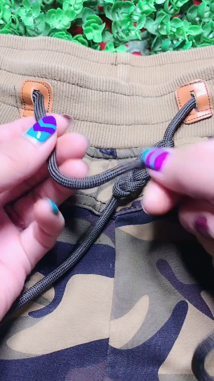 五一假期旅游卫裤这样打结不尴尬