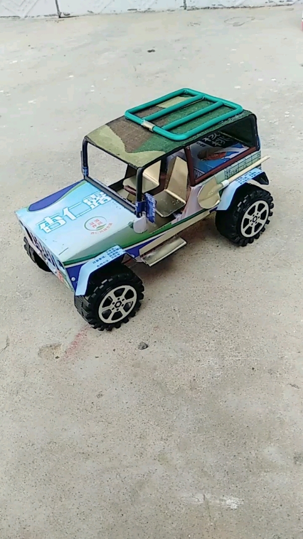 吉普车废物利用手工制作易拉罐