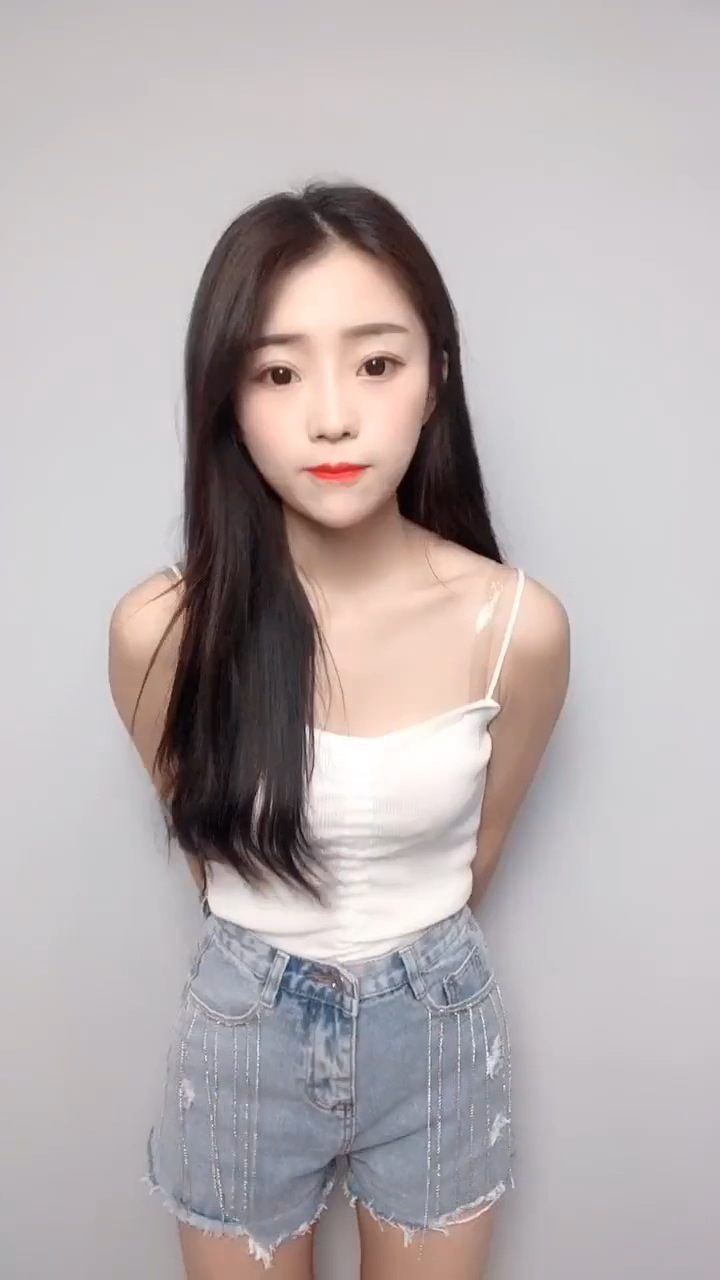 97年24岁,不要车子房子,愿意交个朋友吗?