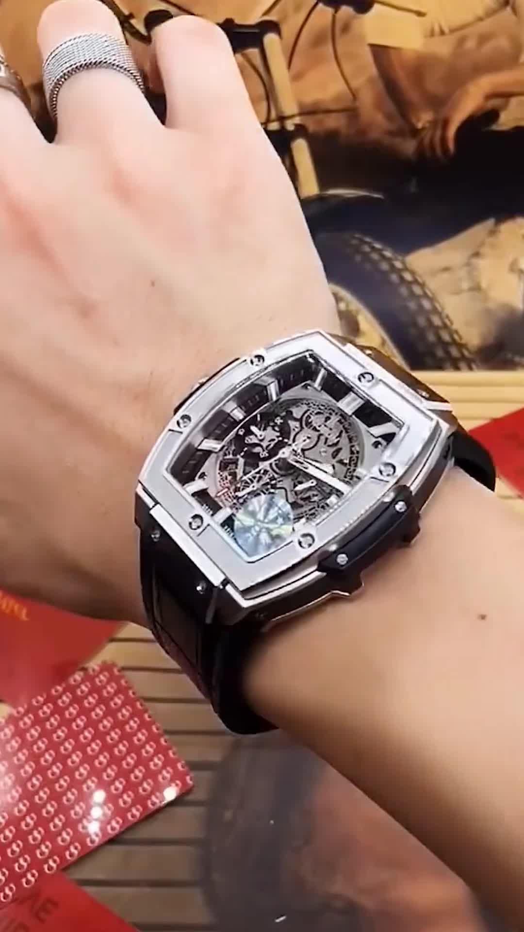 我要上热门#千呼万唤的高颜值手表来了,这个百搭款的你一定要收藏