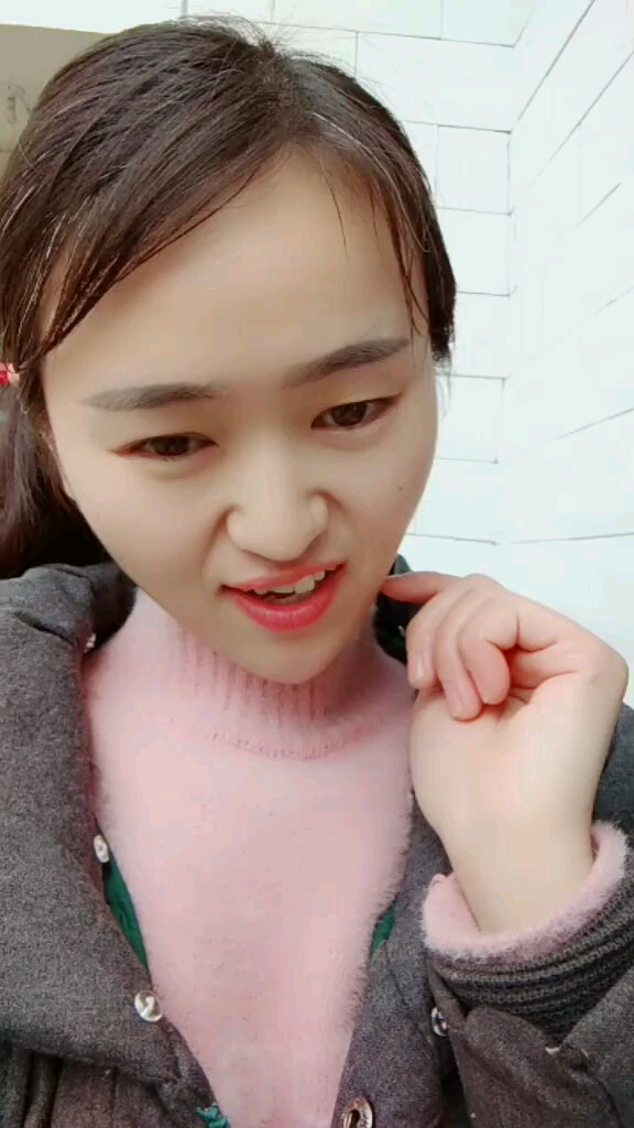 一个没有双下巴的女生,是不完美的.