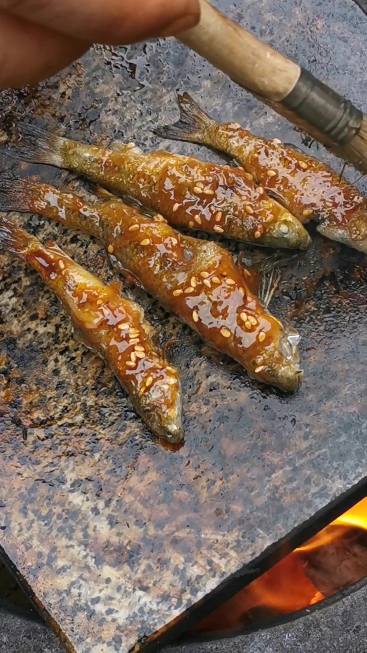 农村美食#烤狗头愣子,外酥里嫩,好吃!