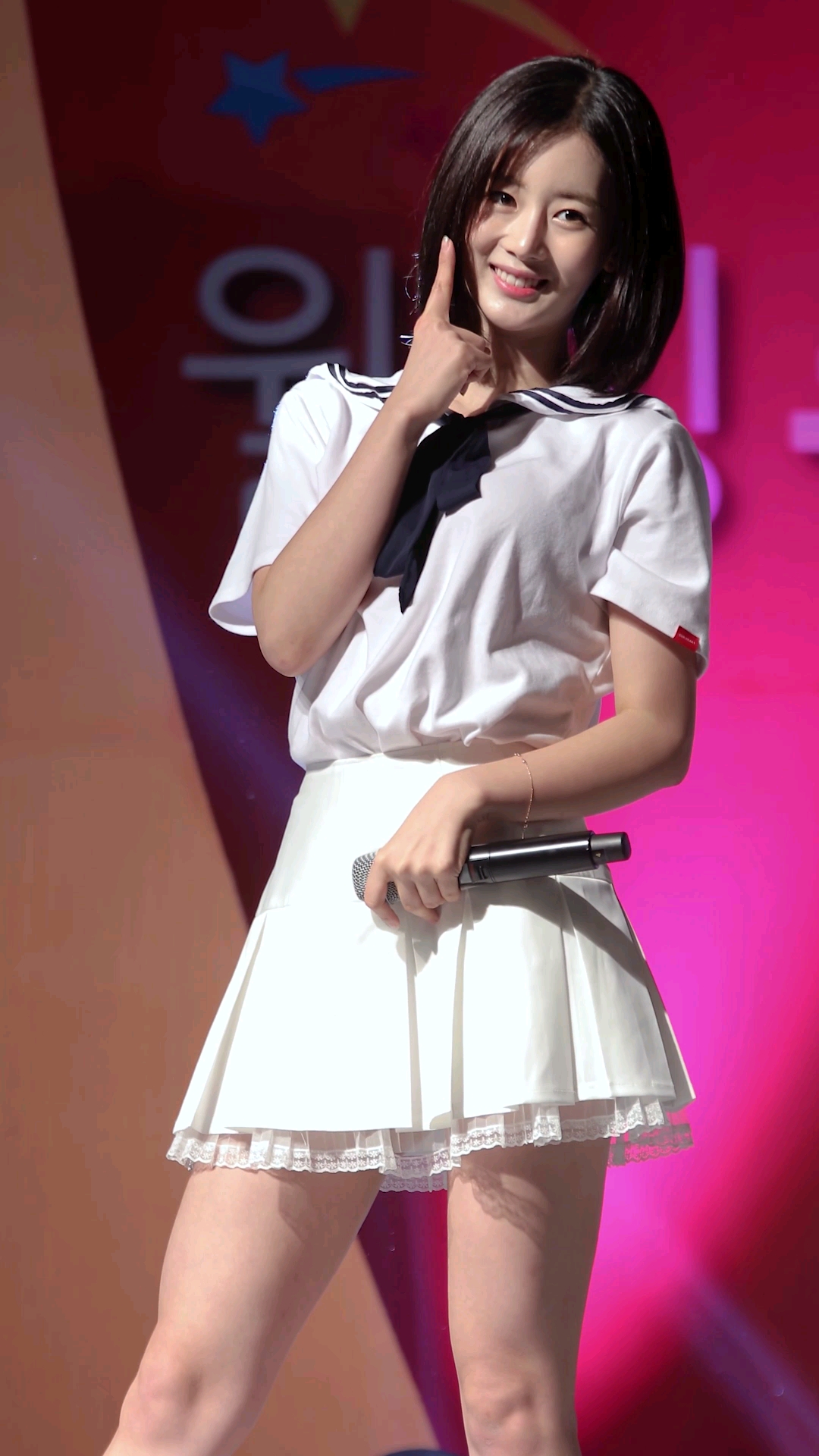 女团berry good成员多艺,很漂亮,歌mellow mellow