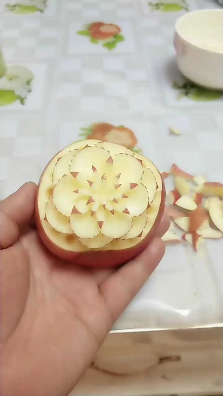 今天你秀恩爱了吗#简单苹果花雕刻