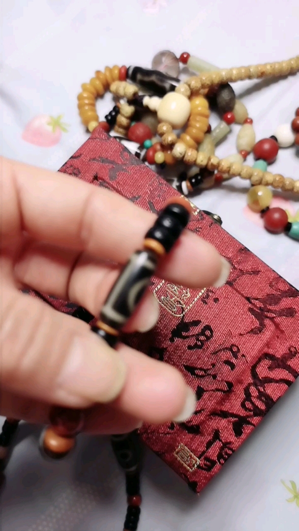 顶级凤二眼小天珠