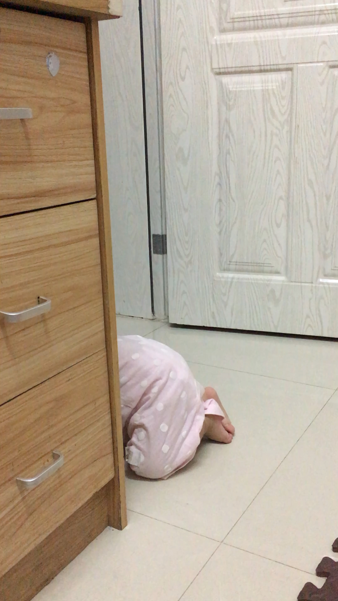 躲起来自己玩哈哈