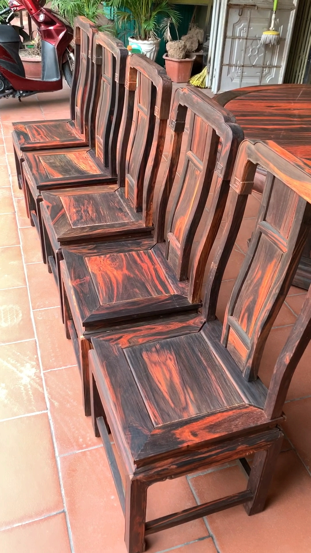 老挝大红酸枝黑飘红1.38米圆台,拆房老料