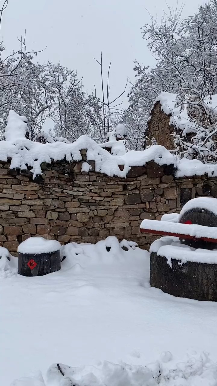 老家的雪最美雪景山村老屋银装素裹带你看雪