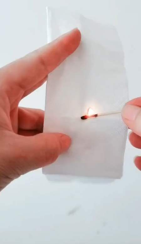 事实证明纸是可以包住火的可我却包不住你的心