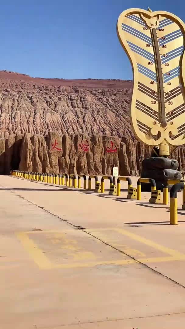 火焰山真的很热,来过这里才知道,当年的西游记拍摄有多艰苦