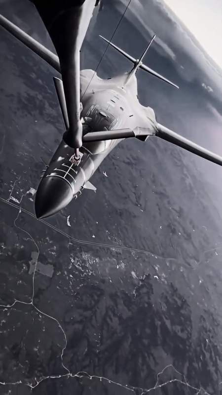 b1b枪骑兵轰炸机,每架造价三亿美元-度小视