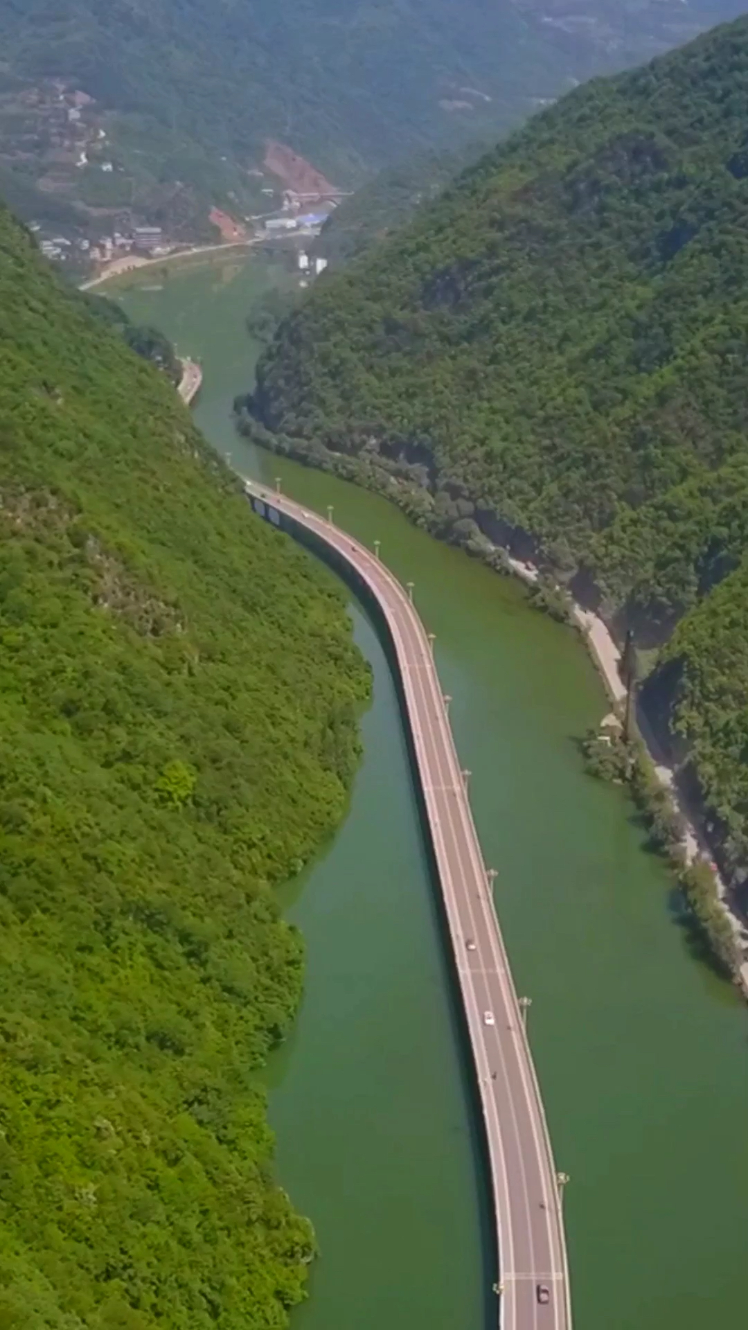 古昭水上生态公路 誉为中国最美水上公路