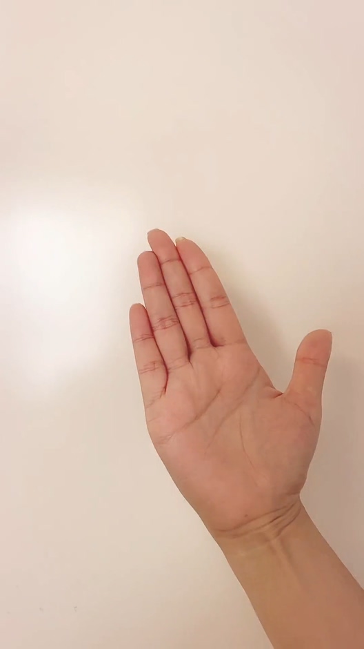 健康养生保护心脏最简单有效的方式就是翻手腕