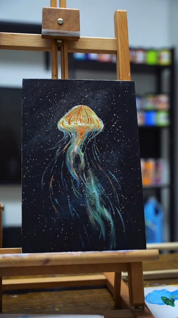 画画原来如此简单#丙烯彩绘:黑色打底,这样的水母太可爱了-度小视