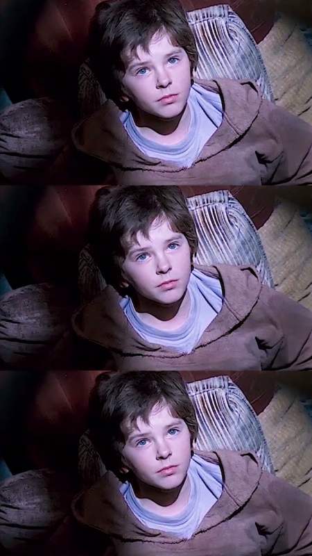 海默小时候太可爱了,当众表演鼻孔吹笛子-度小视