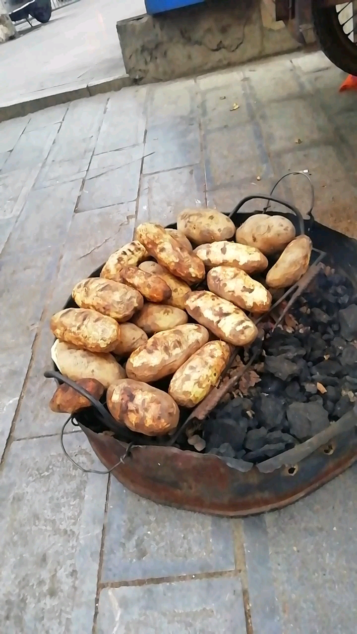 宣威烧洋芋图片