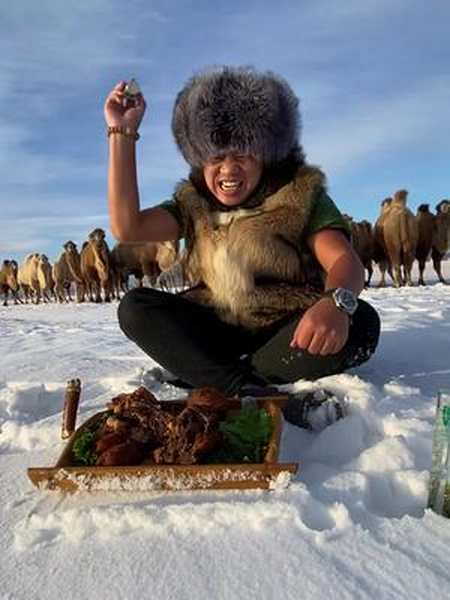 我的快乐提前来了伏特加一哥美食回到了草原吃肉