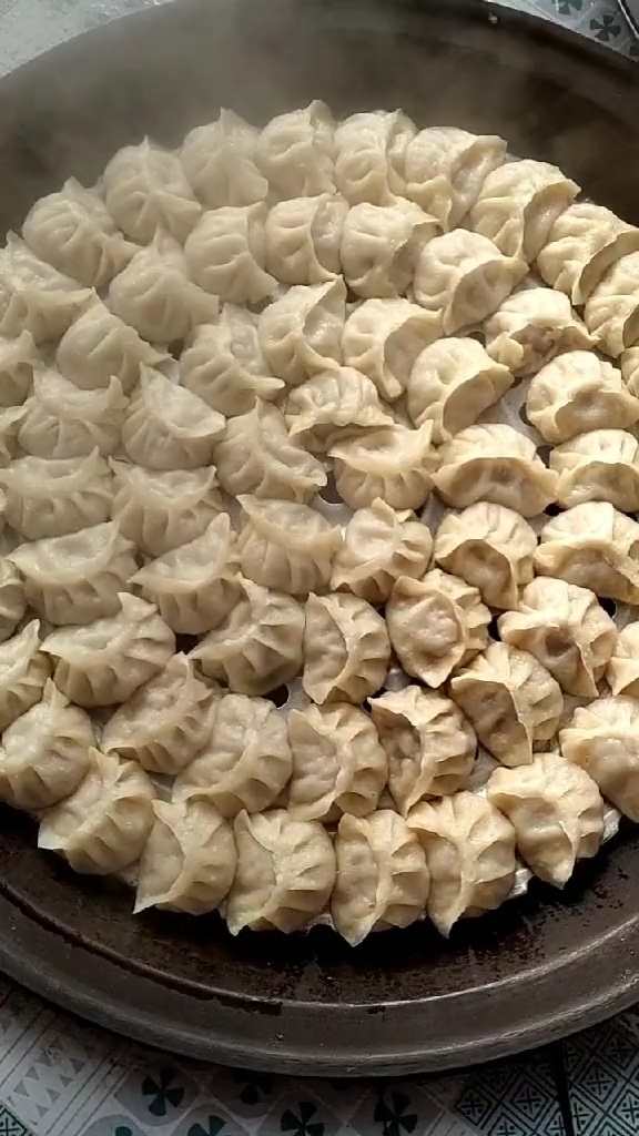 大蒸饺出锅!你们那里吃蒸饺还是煮饺呢?