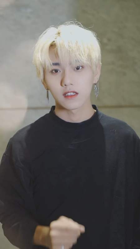 扫码下载度小视 发个视频 让别人知道 志鸿白马小志 28.92万粉丝